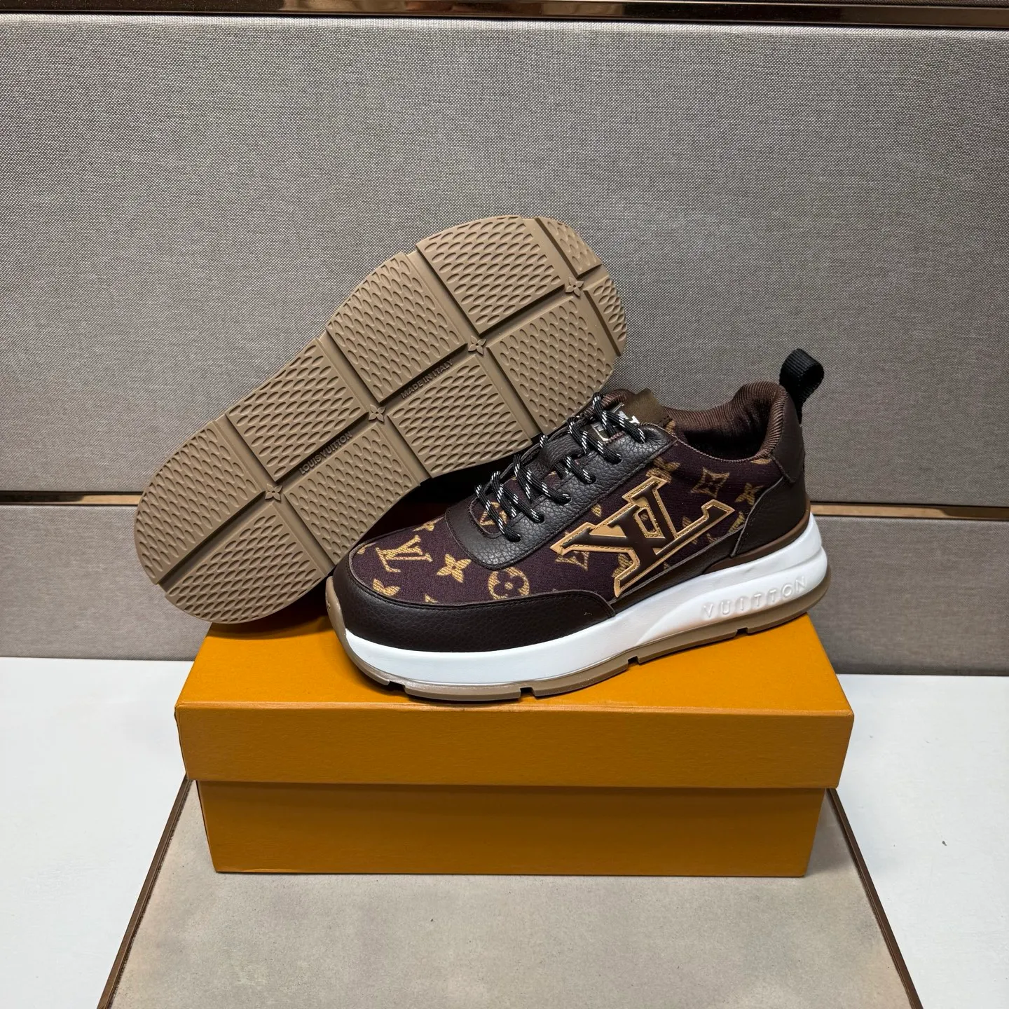 ⬛️Men's shoes 💰p442【LV～】Men's casual shoes 2025z cabinet sales simultaneously 🔶Size: 38-44#️⃣ 🔷3 colors🔜The upper is made of multi-material splicing➕Mesh lining, comfortable and breathable, sole: original comfortable and wear-resistant outsole, ⚠️real thing📱photographed🎬real thing is better📢📢📢